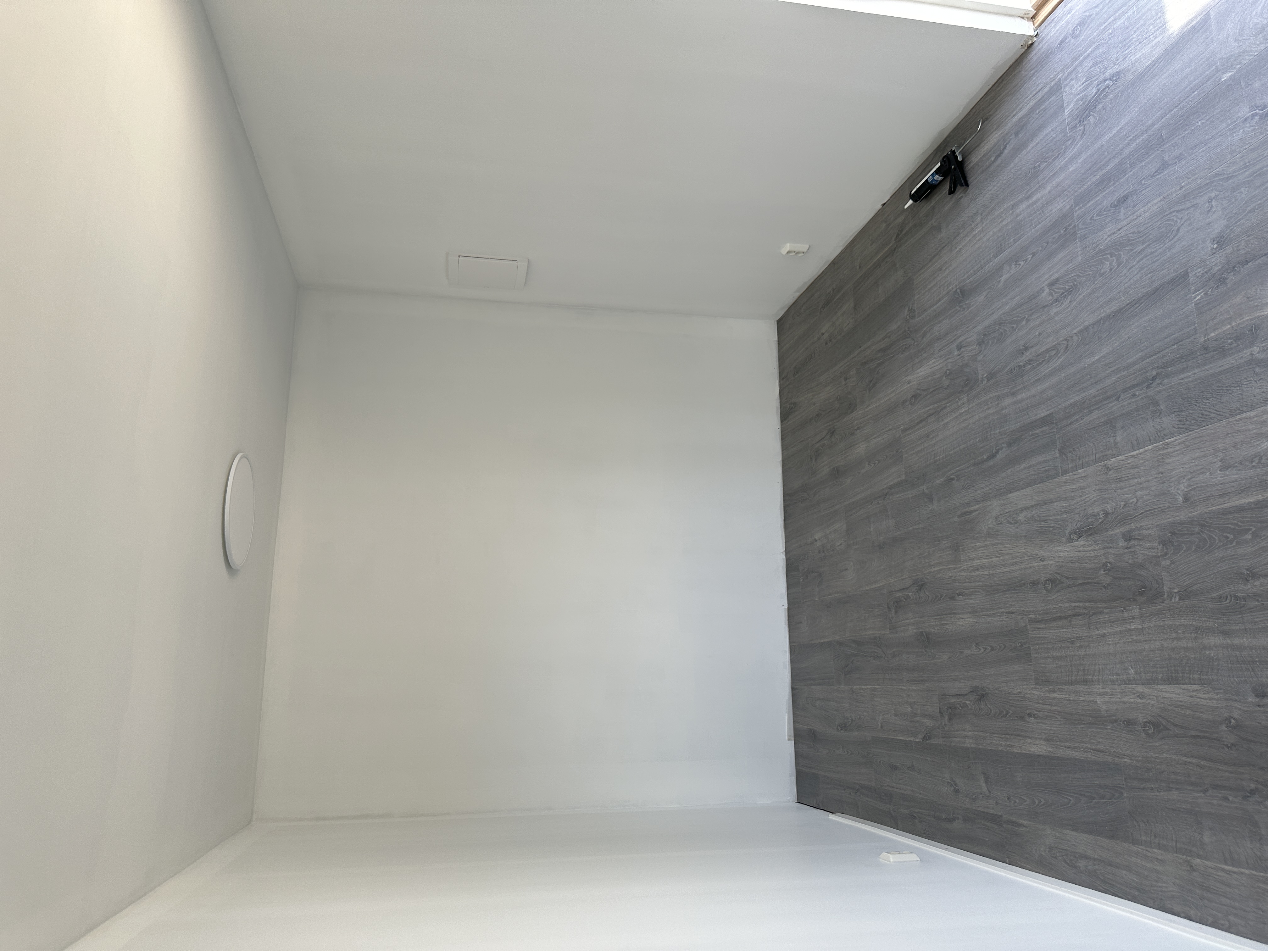 Rumrenovering med Golvläggning